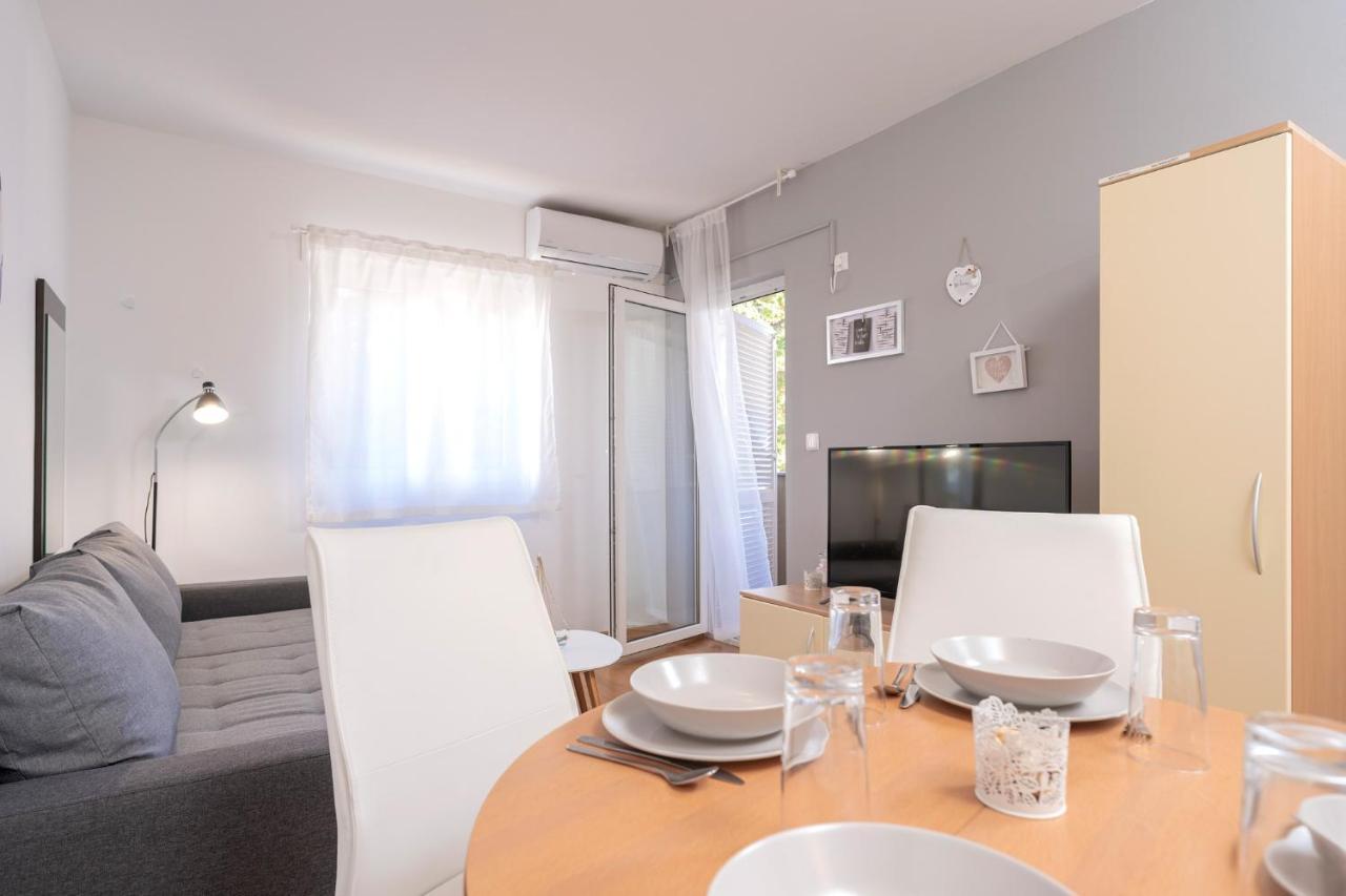 Villa Dalmatia Apartments Bol Exteriör bild