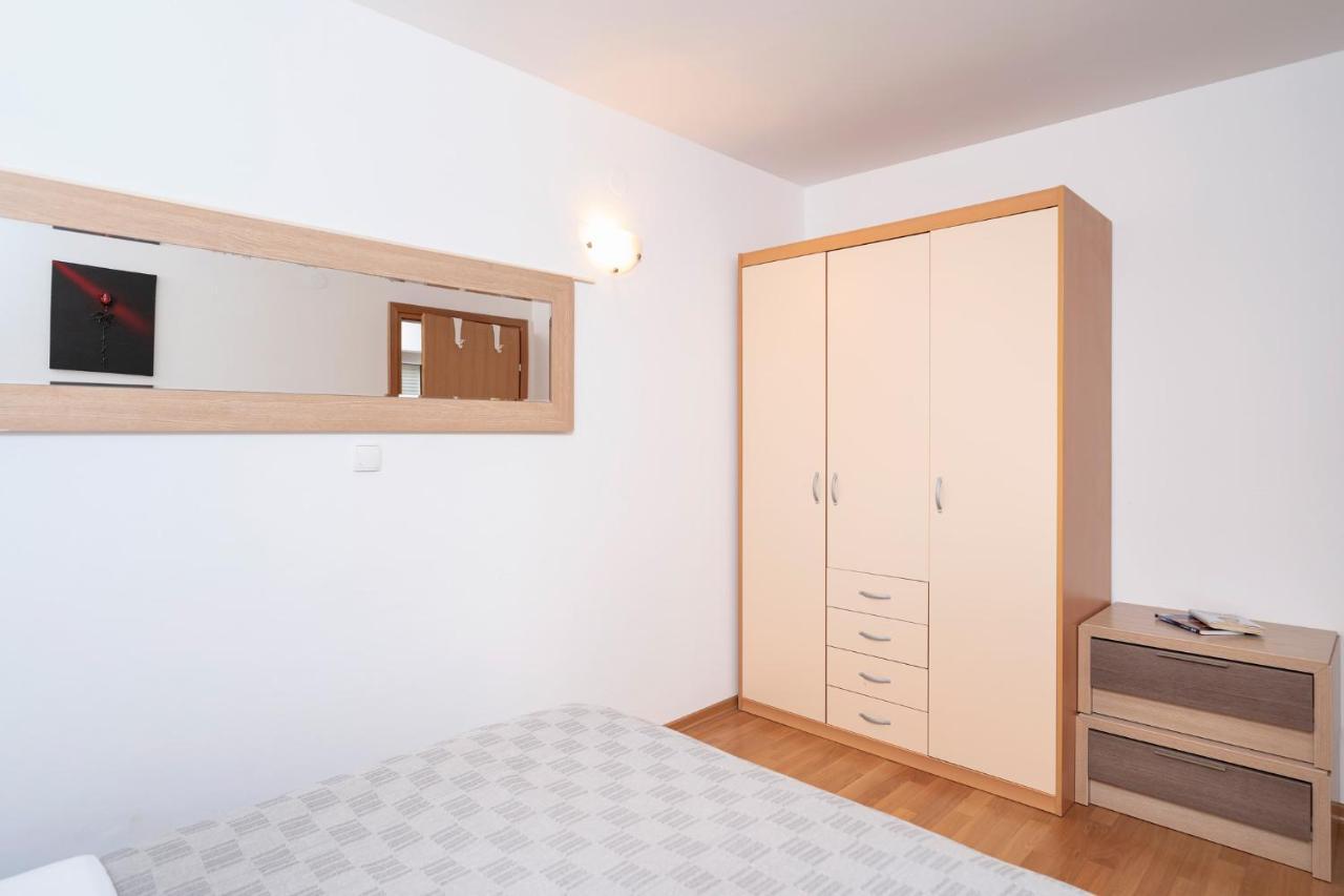 Villa Dalmatia Apartments Bol Exteriör bild
