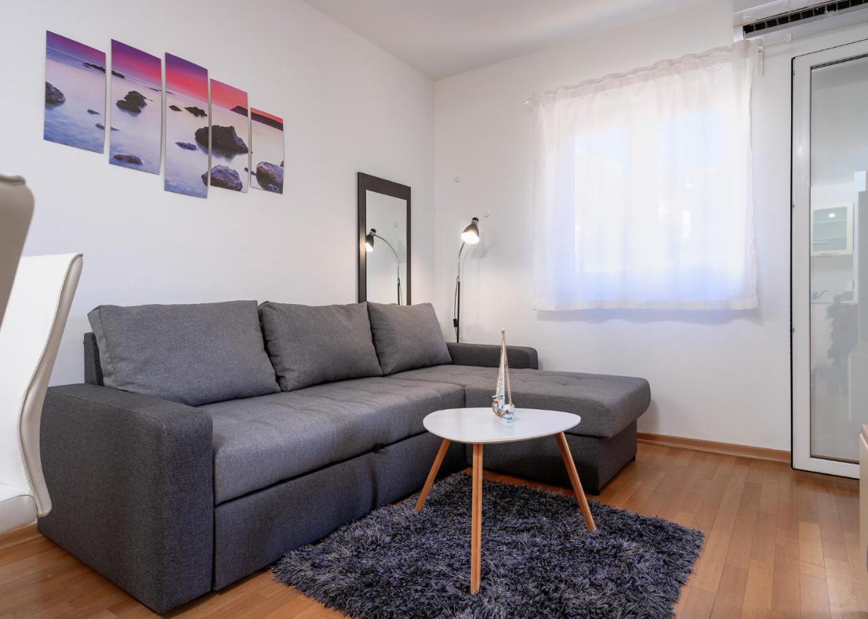 Villa Dalmatia Apartments Bol Exteriör bild