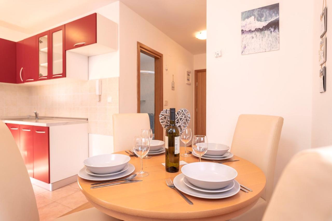 Villa Dalmatia Apartments Bol Exteriör bild