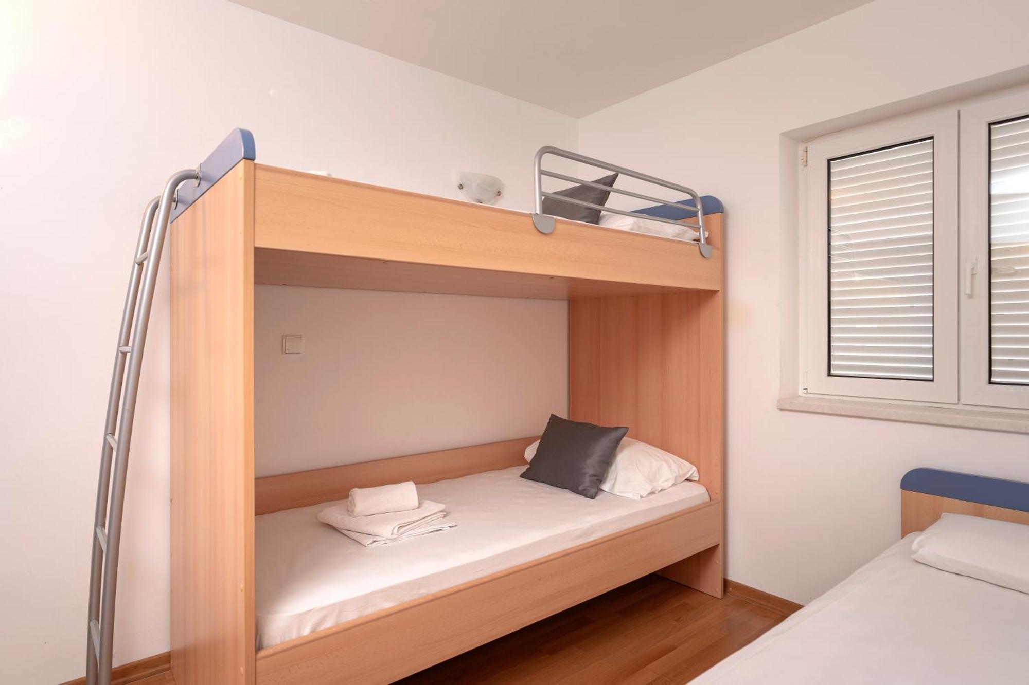 Villa Dalmatia Apartments Bol Exteriör bild