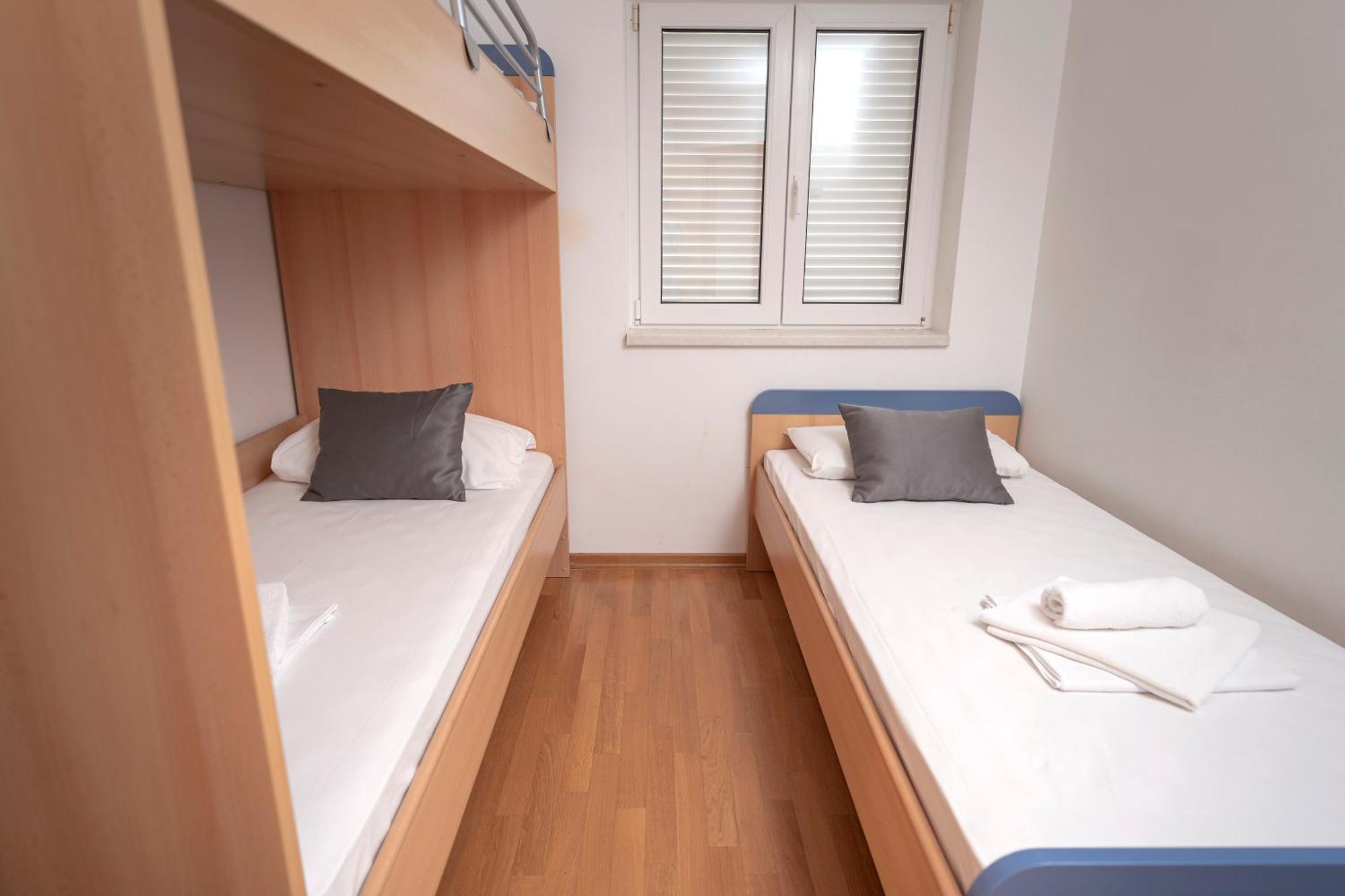 Villa Dalmatia Apartments Bol Exteriör bild