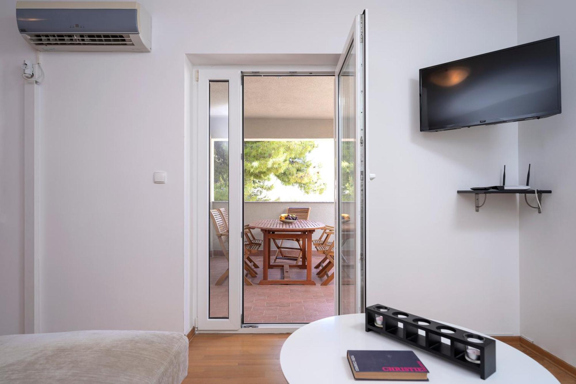 Villa Dalmatia Apartments Bol Exteriör bild