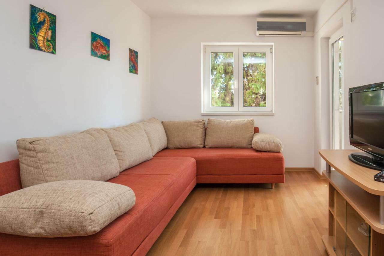 Villa Dalmatia Apartments Bol Exteriör bild