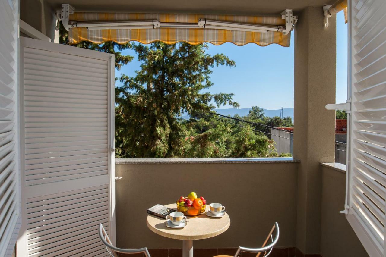 Villa Dalmatia Apartments Bol Exteriör bild