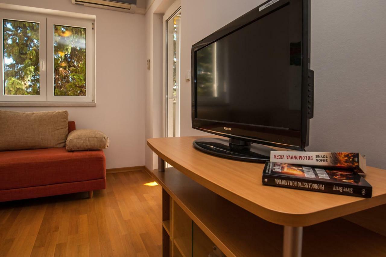 Villa Dalmatia Apartments Bol Exteriör bild